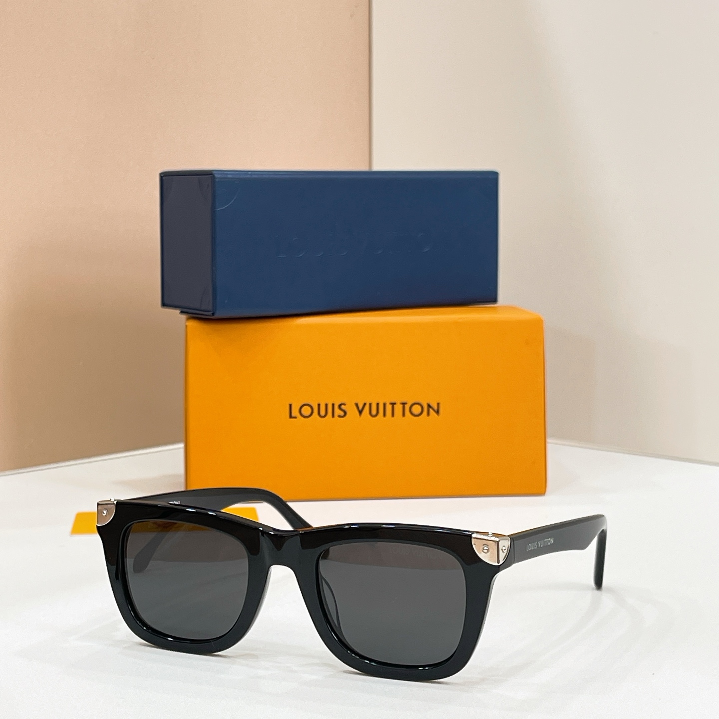 Louis Vuitton 11013046LOUIS VUITTO* MODEL：Z3192U SIZE：53口23-145