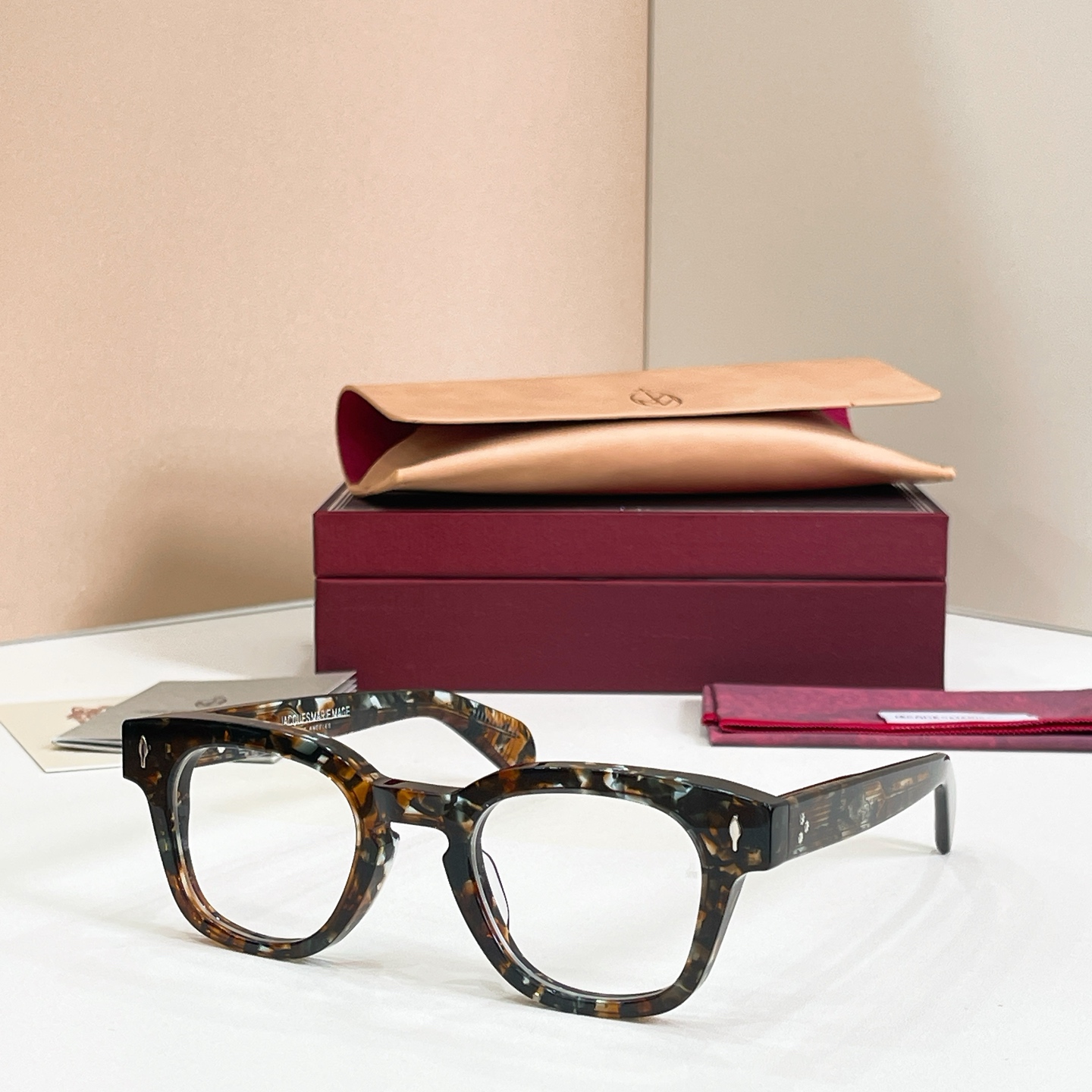 Unknown JACQUES MARIE MAG，变色片