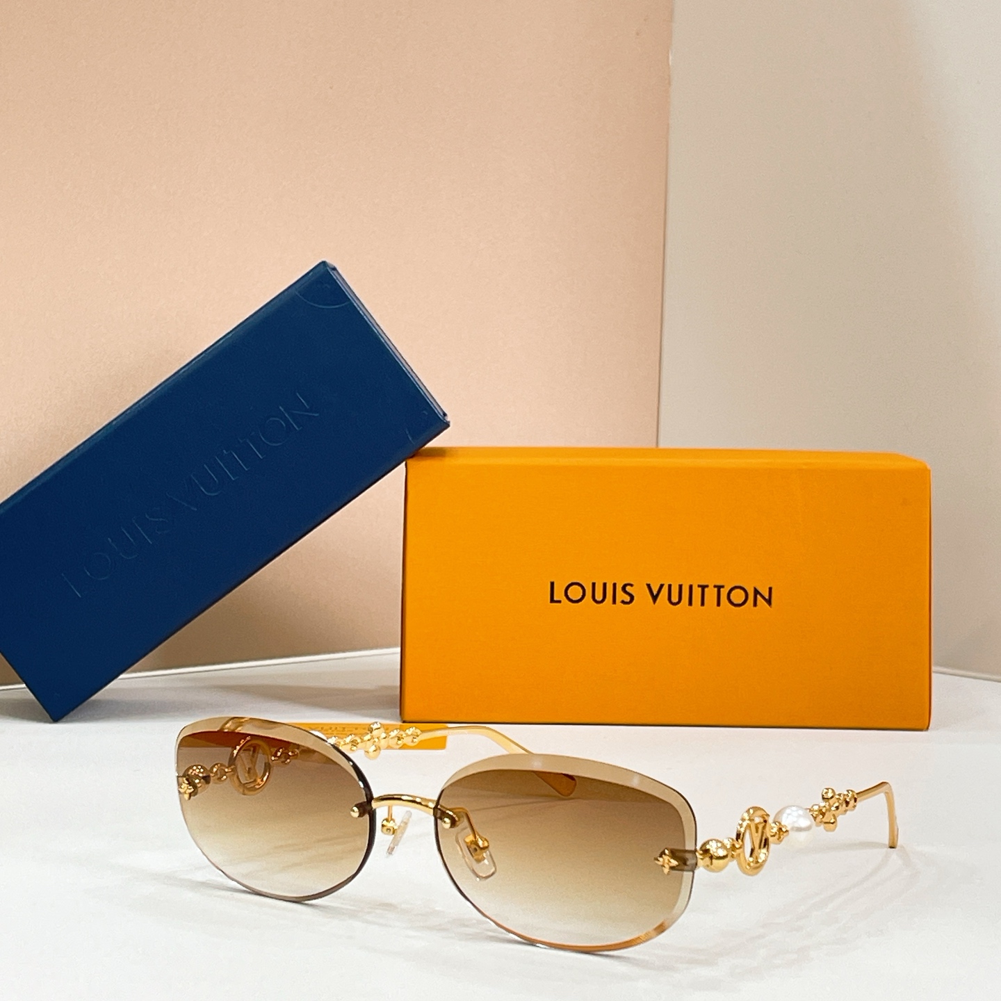 Louis Vuitton 14016073LOUIS VUITTO* MODEL：Z3166U SIZE：64口17-145