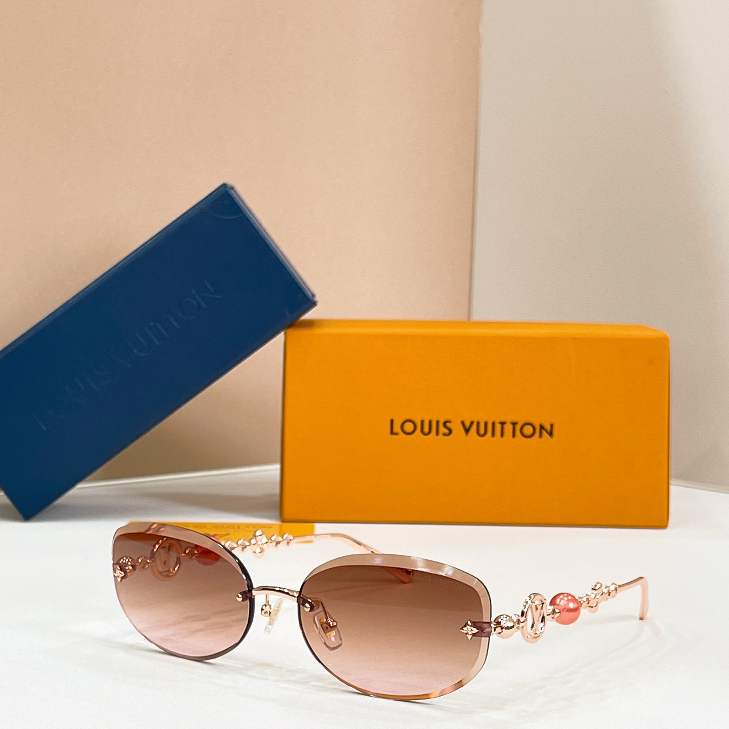 Louis Vuitton 14016073LOUIS VUITTO* MODEL：Z3166U SIZE：64口17-145