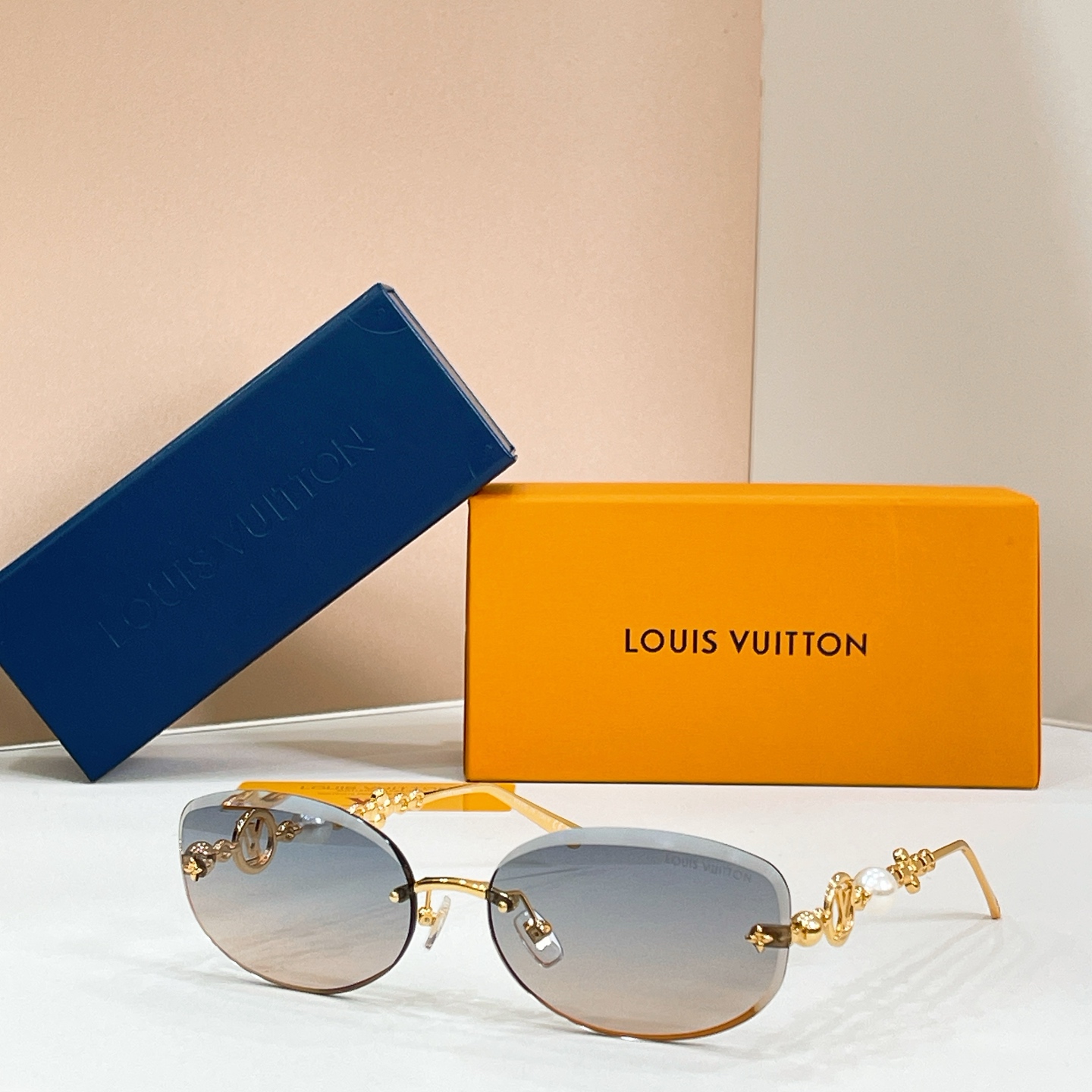 Louis Vuitton 14016073LOUIS VUITTO* MODEL：Z3166U SIZE：64口17-145
