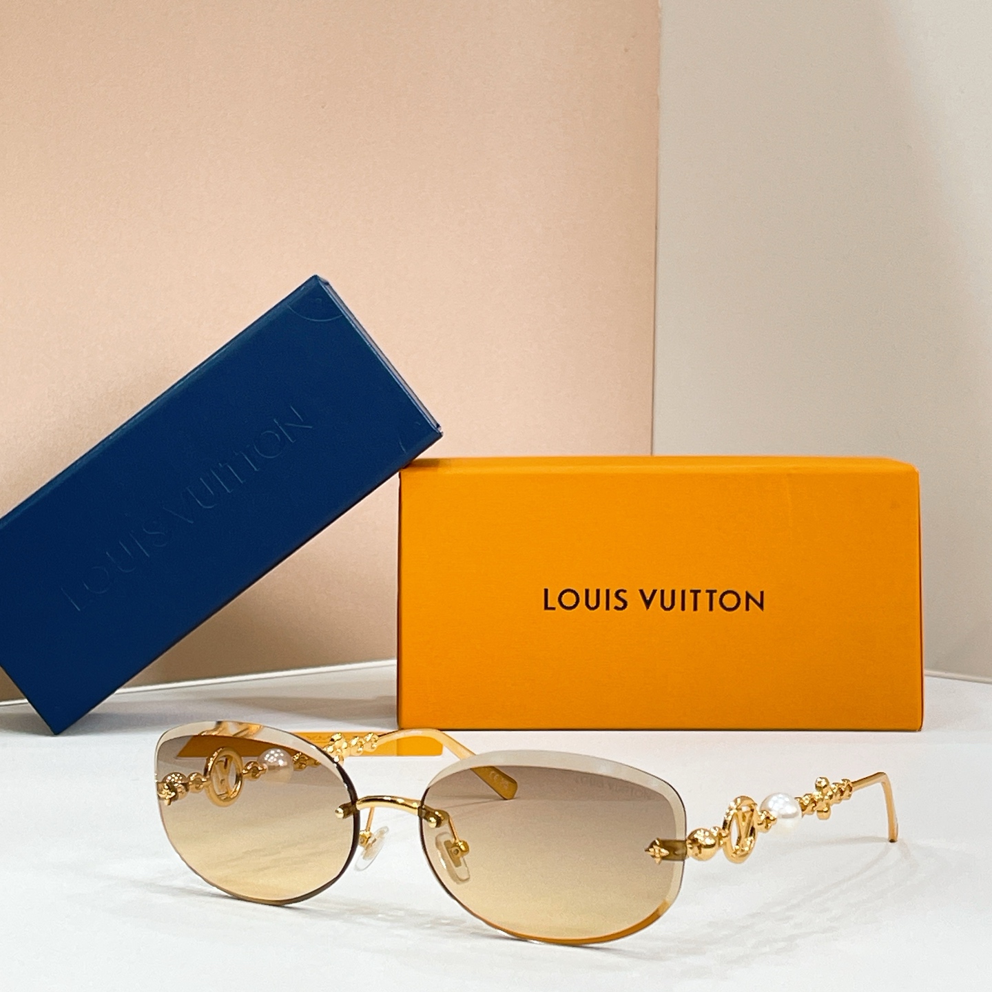 Louis Vuitton 14016073LOUIS VUITTO* MODEL：Z3166U SIZE：64口17-145