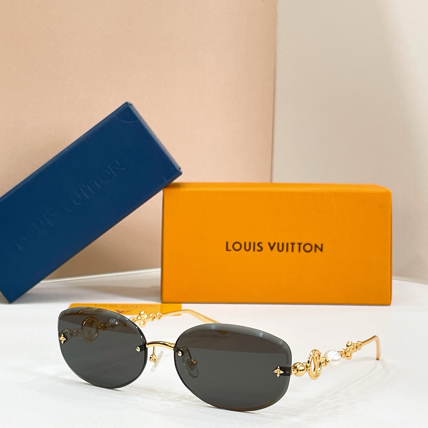 Louis Vuitton 14016073LOUIS VUITTO* MODEL：Z3166U SIZE：64口17-145