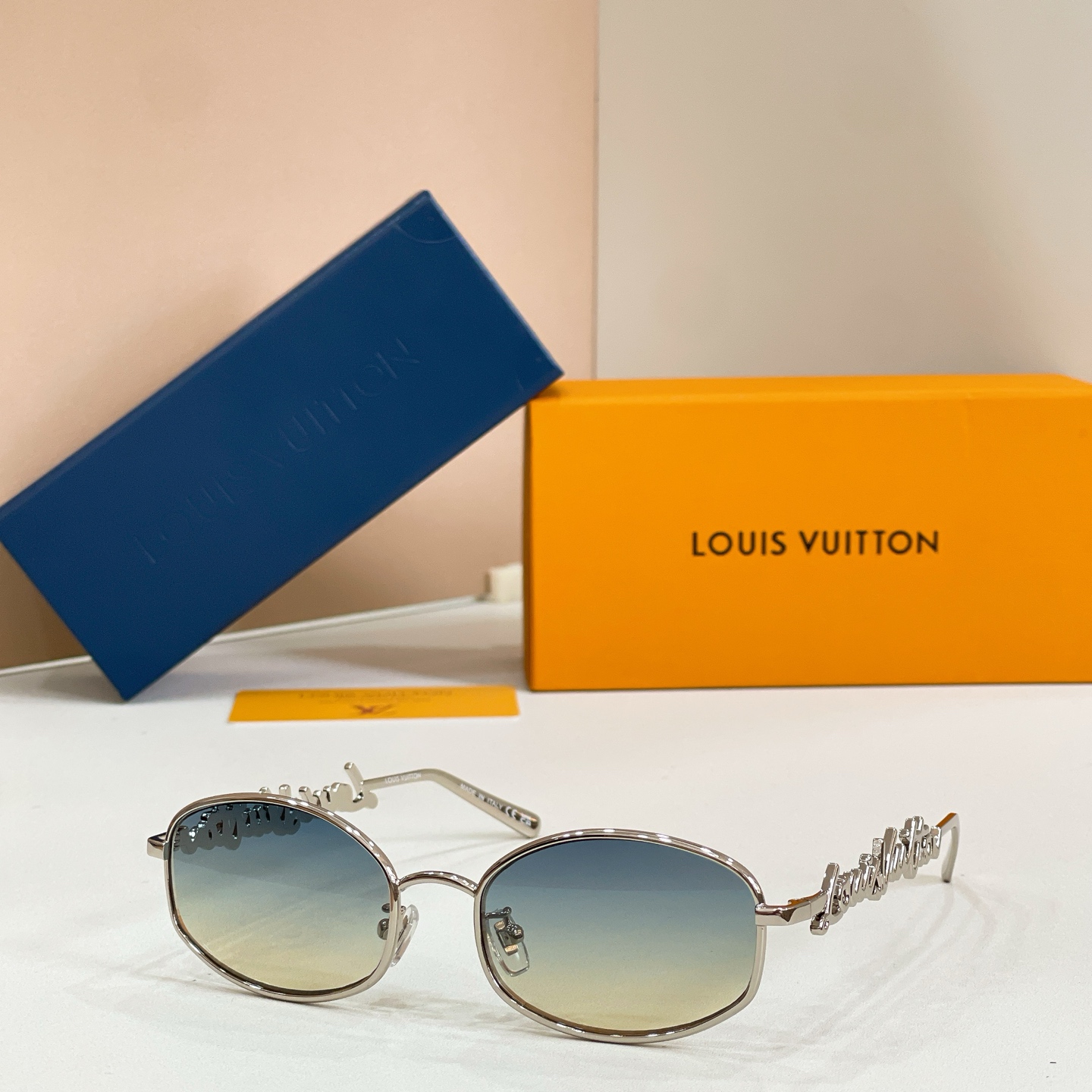 Louis Vuitton 13015076LOUIS VUITTO* MODEL：Z3171U SIZE：54口18-140