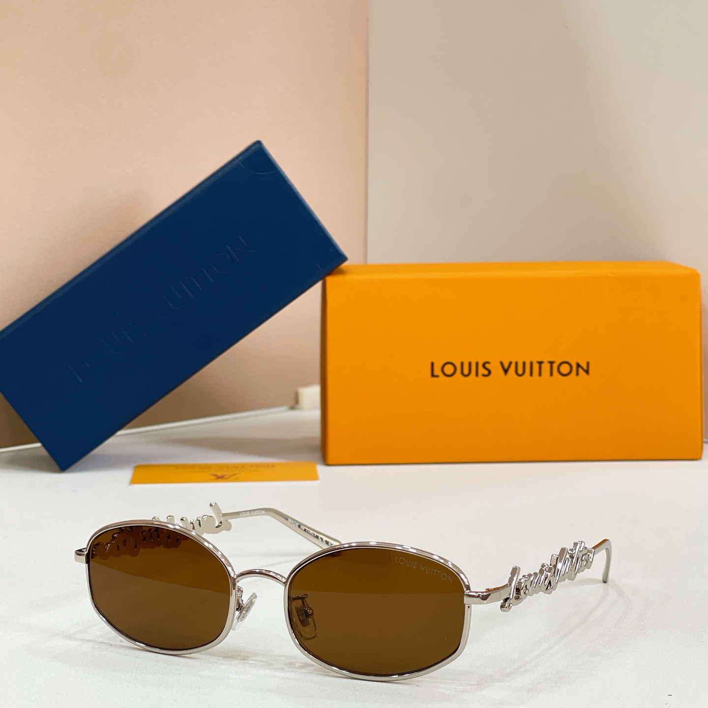 Louis Vuitton 13015076LOUIS VUITTO* MODEL：Z3171U SIZE：54口18-140