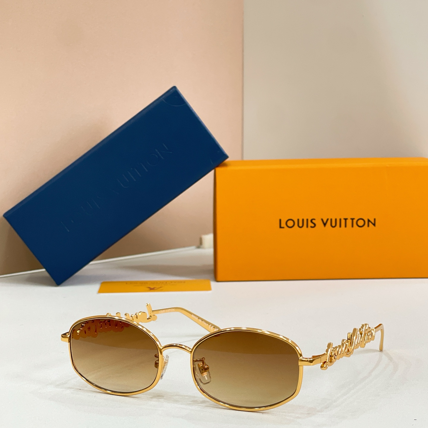 Louis Vuitton 13015076LOUIS VUITTO* MODEL：Z3171U SIZE：54口18-140