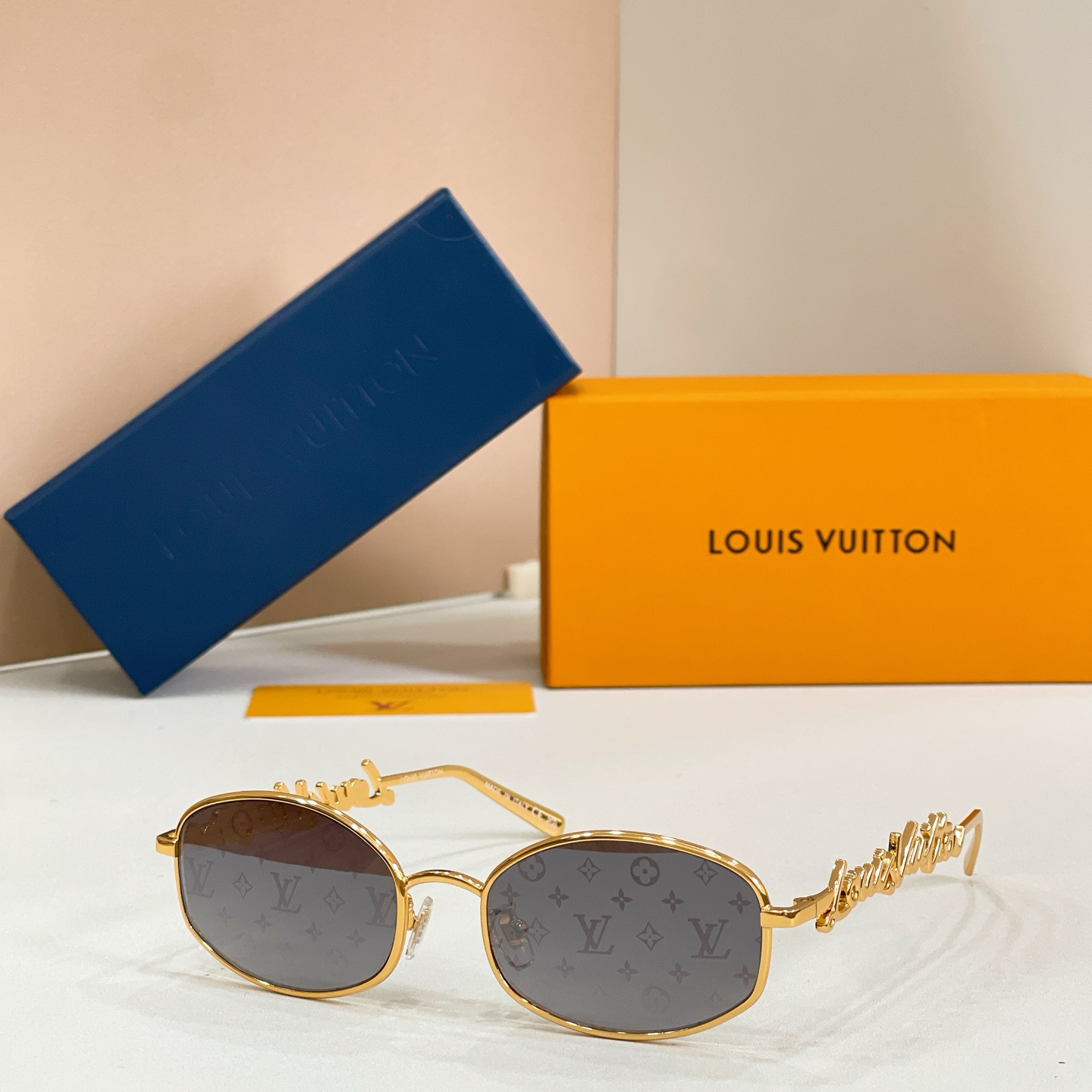 Louis Vuitton 13015076LOUIS VUITTO* MODEL：Z3171U SIZE：54口18-140