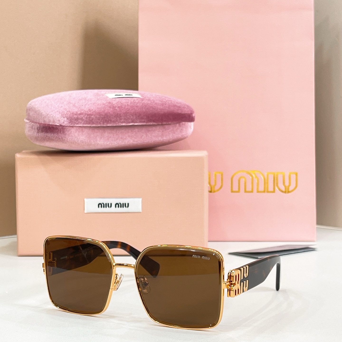 Unknown 12015073MIU M* MU 714AV