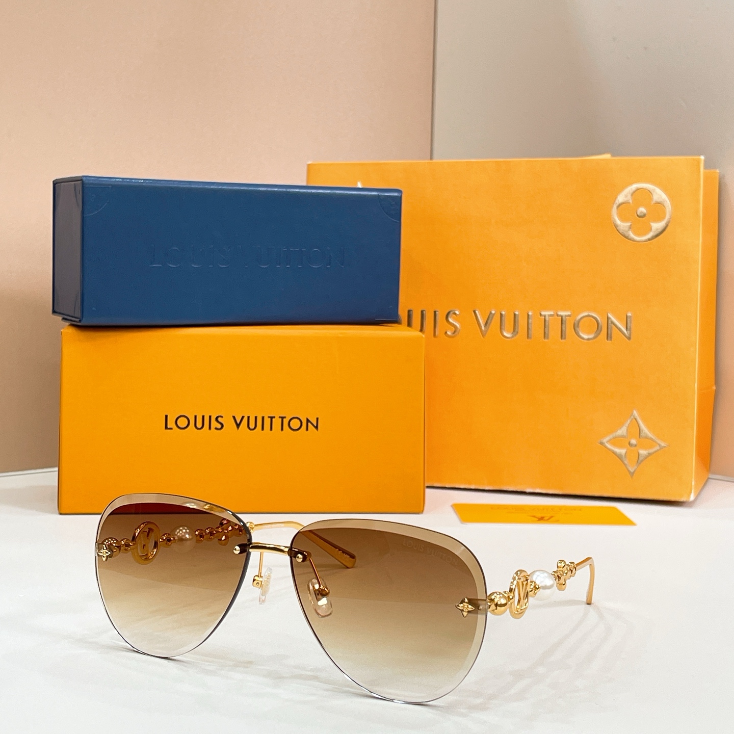 Louis Vuitton 14016073LOUIS VUITTO* MODEL：Z3318U SIZE：64口14-145
