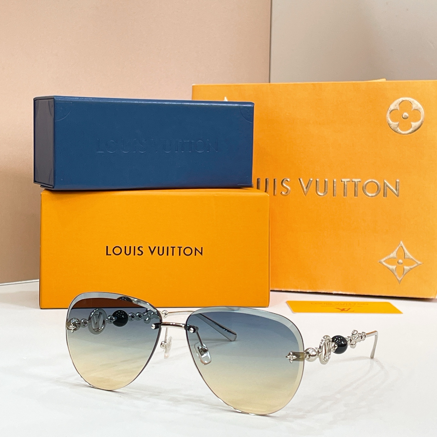 Louis Vuitton 14016073LOUIS VUITTO* MODEL：Z3318U SIZE：64口14-145
