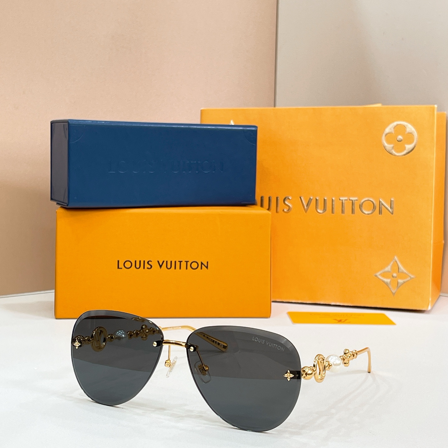 Louis Vuitton 14016073LOUIS VUITTO* MODEL：Z3318U SIZE：64口14-145