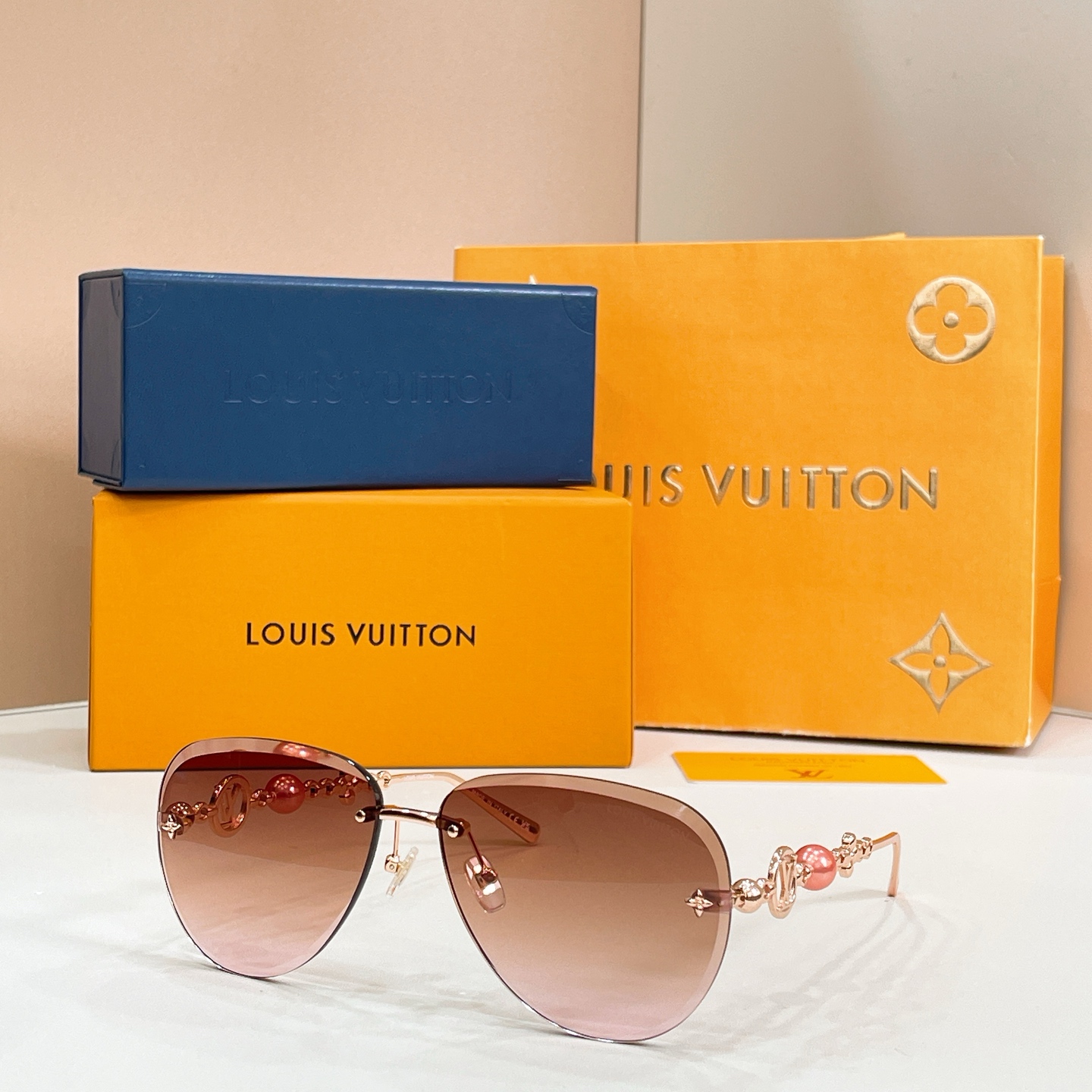 Louis Vuitton 14016073LOUIS VUITTO* MODEL：Z3318U SIZE：64口14-145