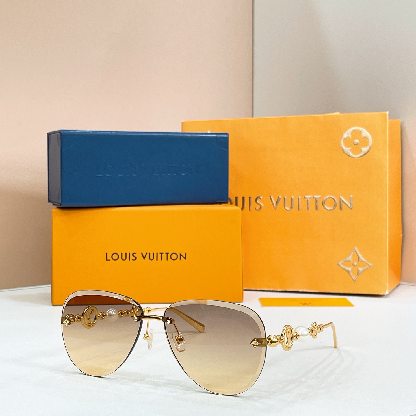 Louis Vuitton 14016073LOUIS VUITTO* MODEL：Z3318U SIZE：64口14-145