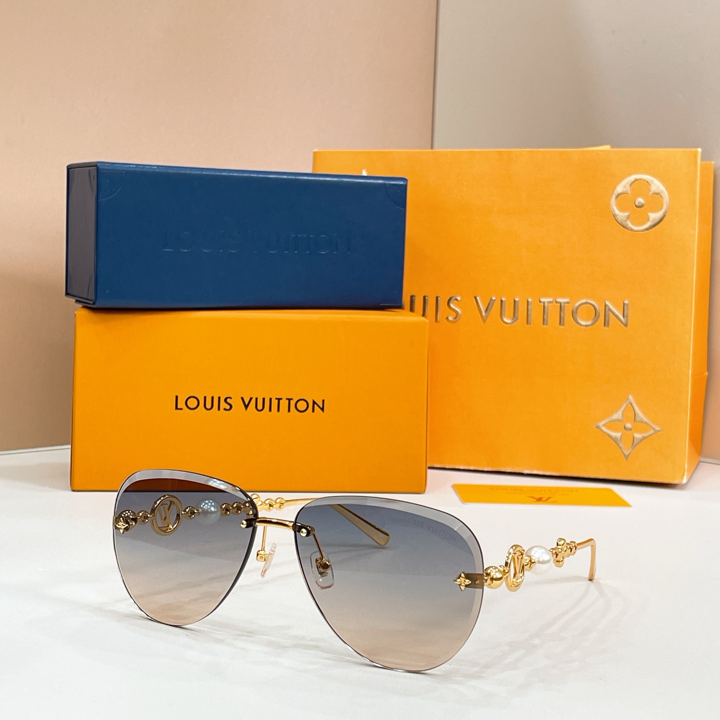 Louis Vuitton 14016073LOUIS VUITTO* MODEL：Z3318U SIZE：64口14-145