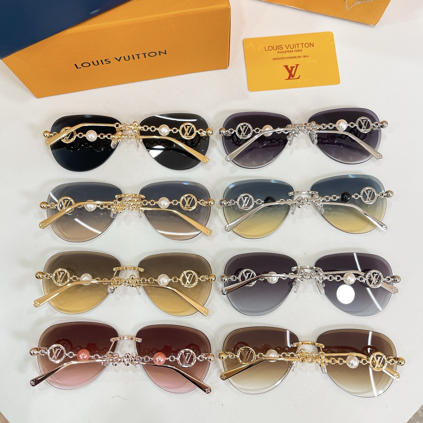 Louis Vuitton 14016073LOUIS VUITTO* MODEL：Z3318U SIZE：64口14-145