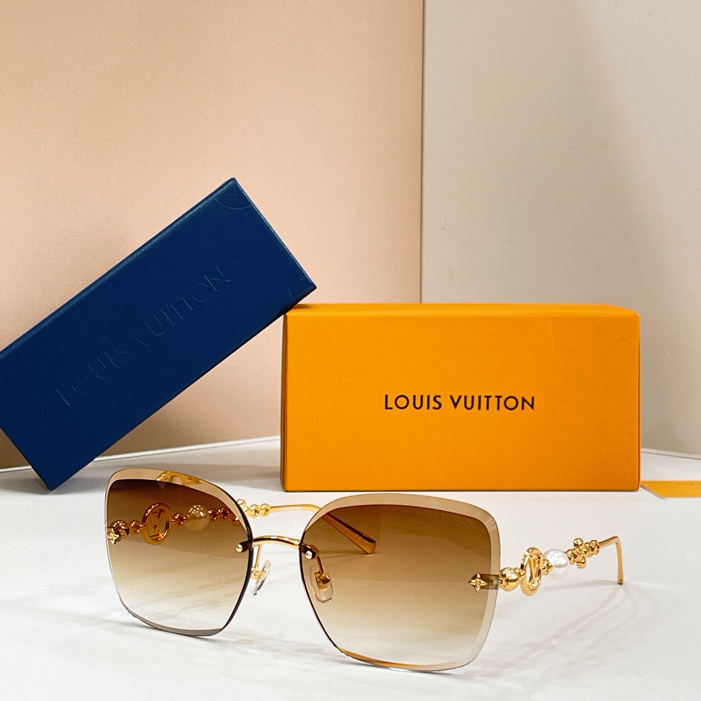 Louis Vuitton 14016076LOUIS VUITTO* MODEL：Z3167U SIZE：65口17-145