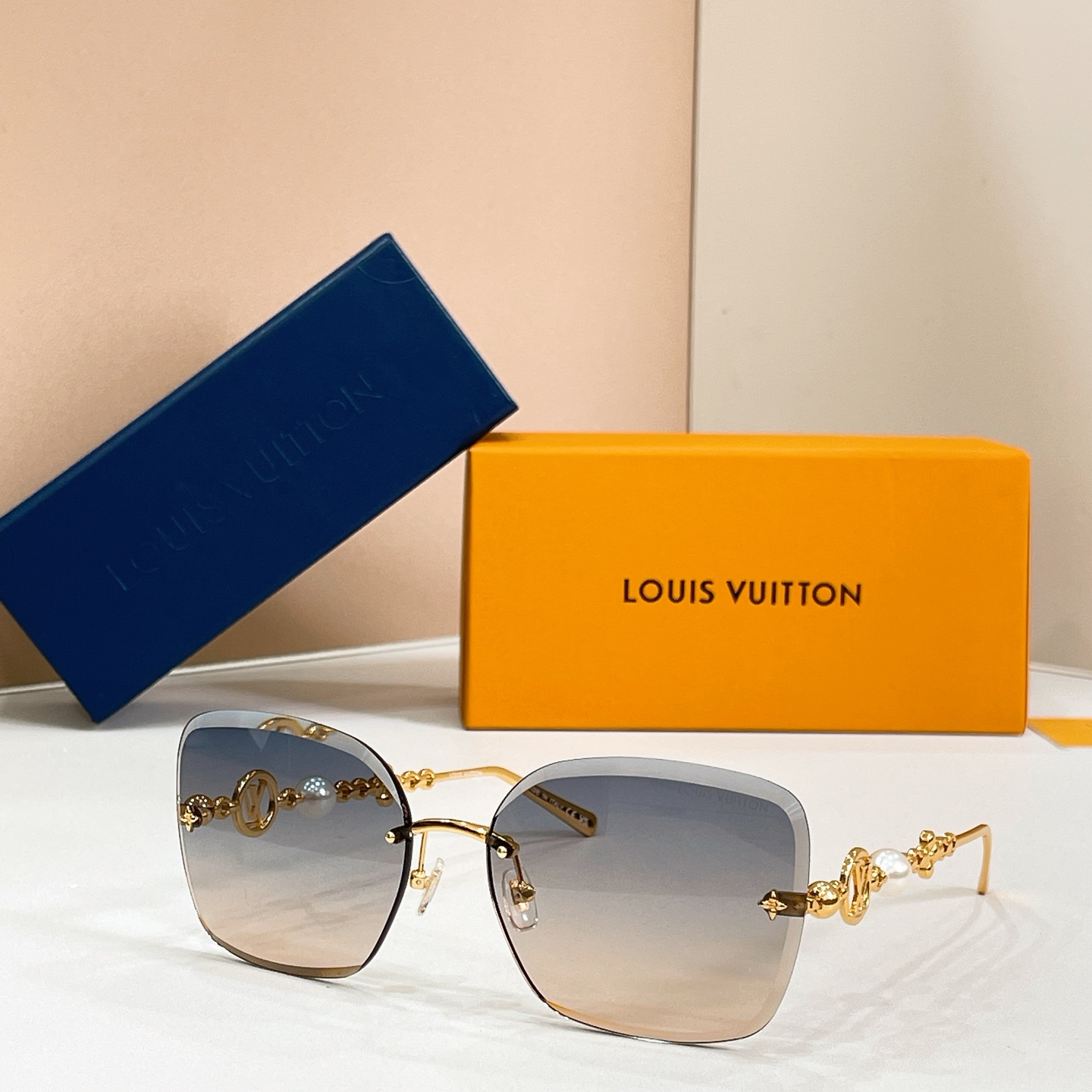 Louis Vuitton 14016076LOUIS VUITTO* MODEL：Z3167U SIZE：65口17-145