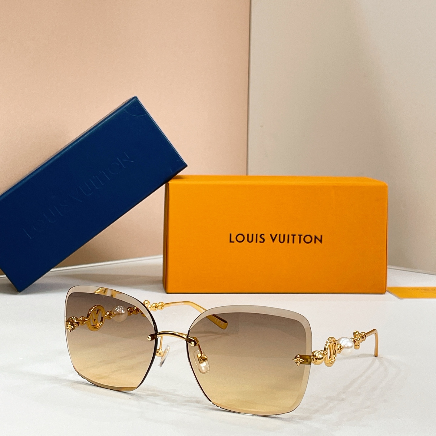 Louis Vuitton 14016076LOUIS VUITTO* MODEL：Z3167U SIZE：65口17-145