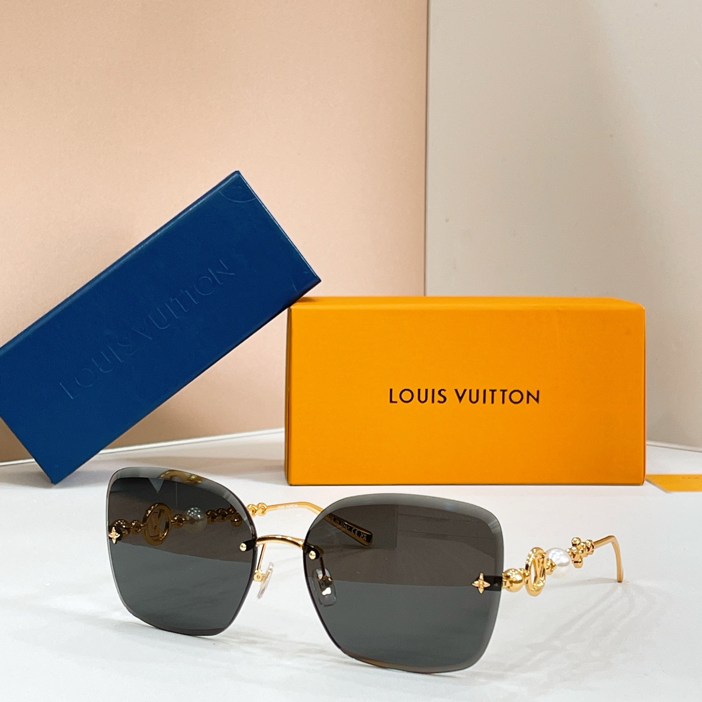 Louis Vuitton 14016076LOUIS VUITTO* MODEL：Z3167U SIZE：65口17-145