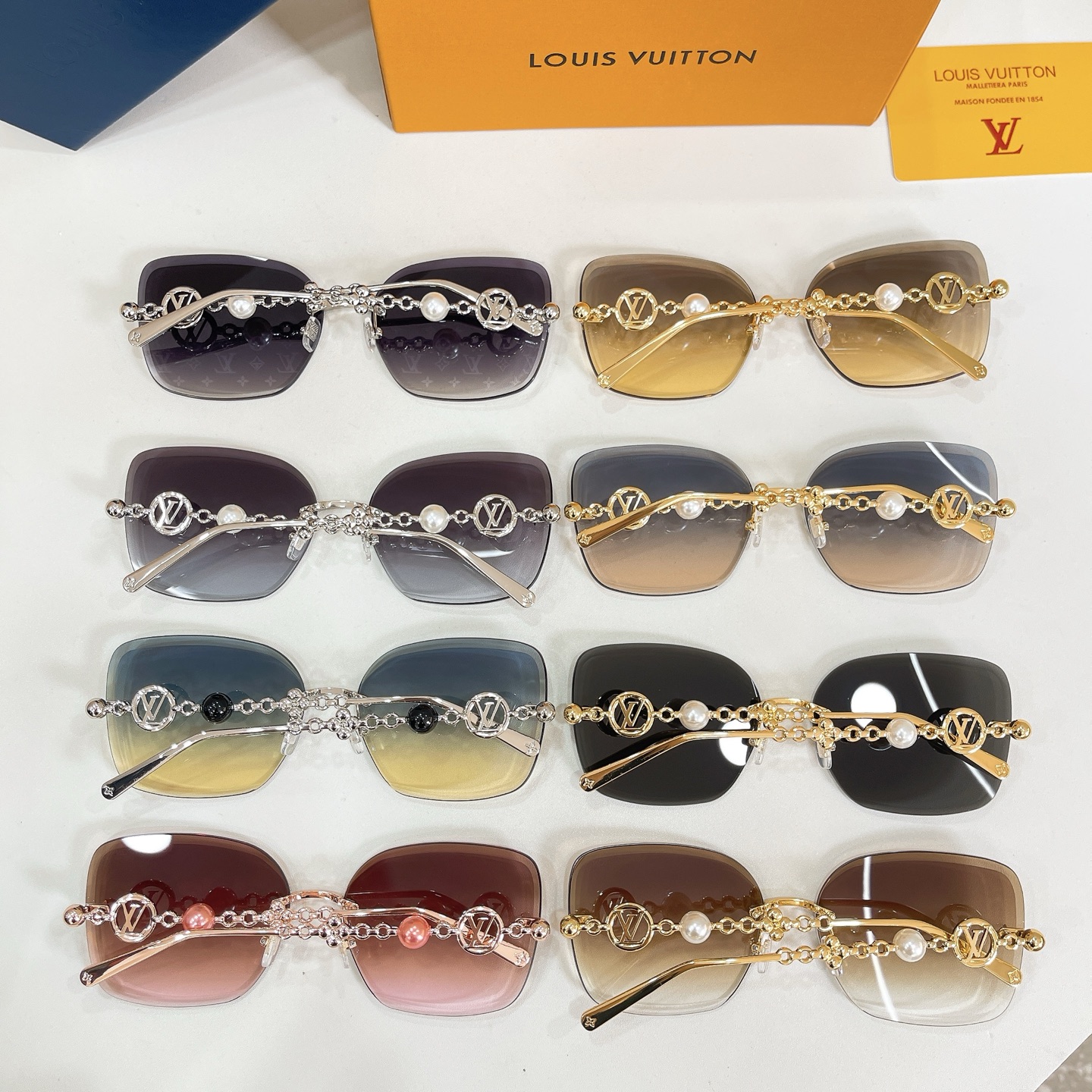 Louis Vuitton 14016073LOUIS VUITTO* MODEL：Z3167U SIZE：65口17-145
