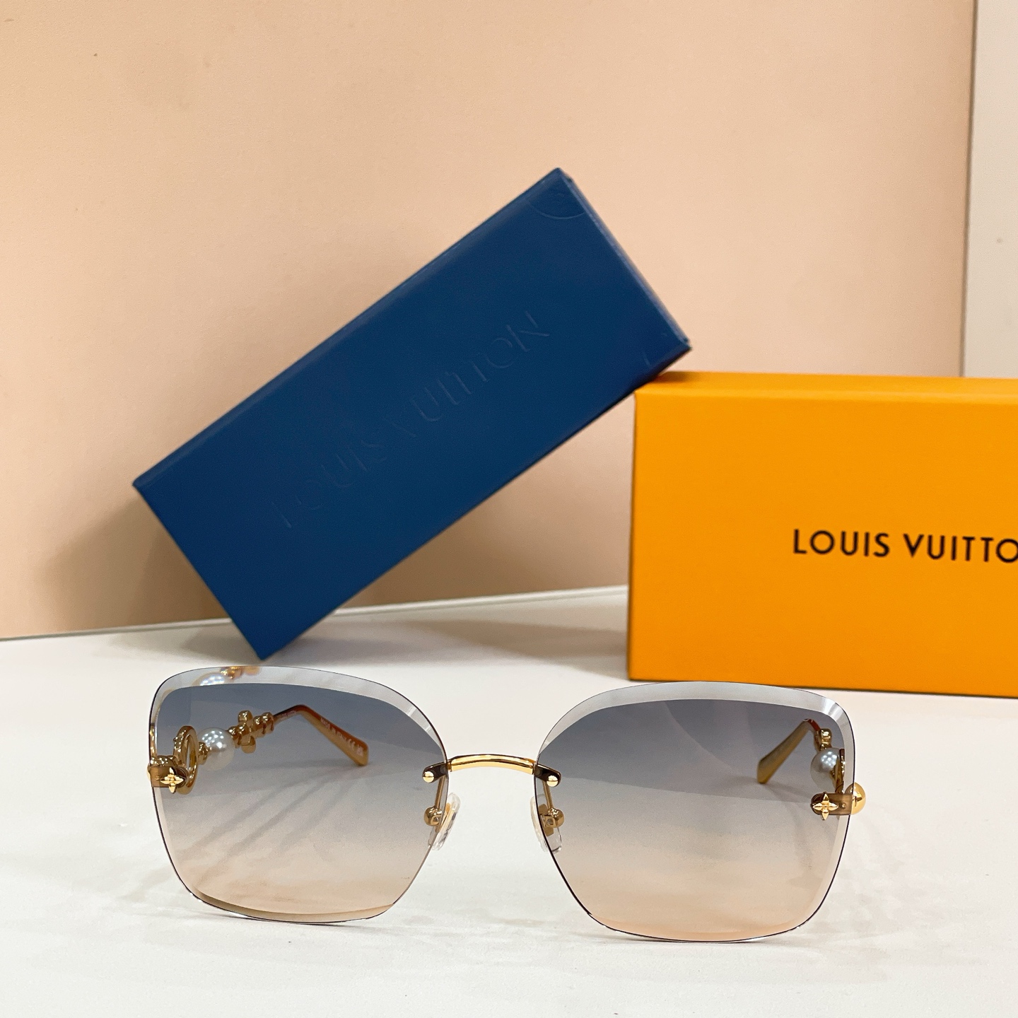 Louis Vuitton LOUIS VUITTO* MODEL：Z3167U SIZE：65口17-145