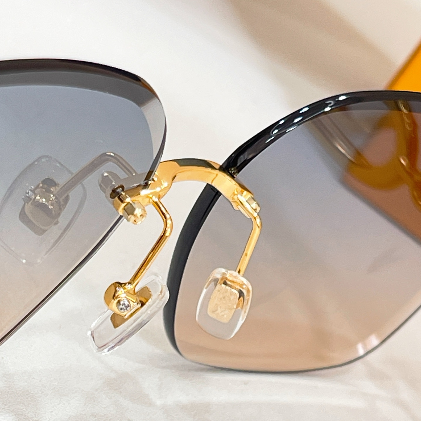 Louis Vuitton LOUIS VUITTO* MODEL：Z3167U SIZE：65口17-145