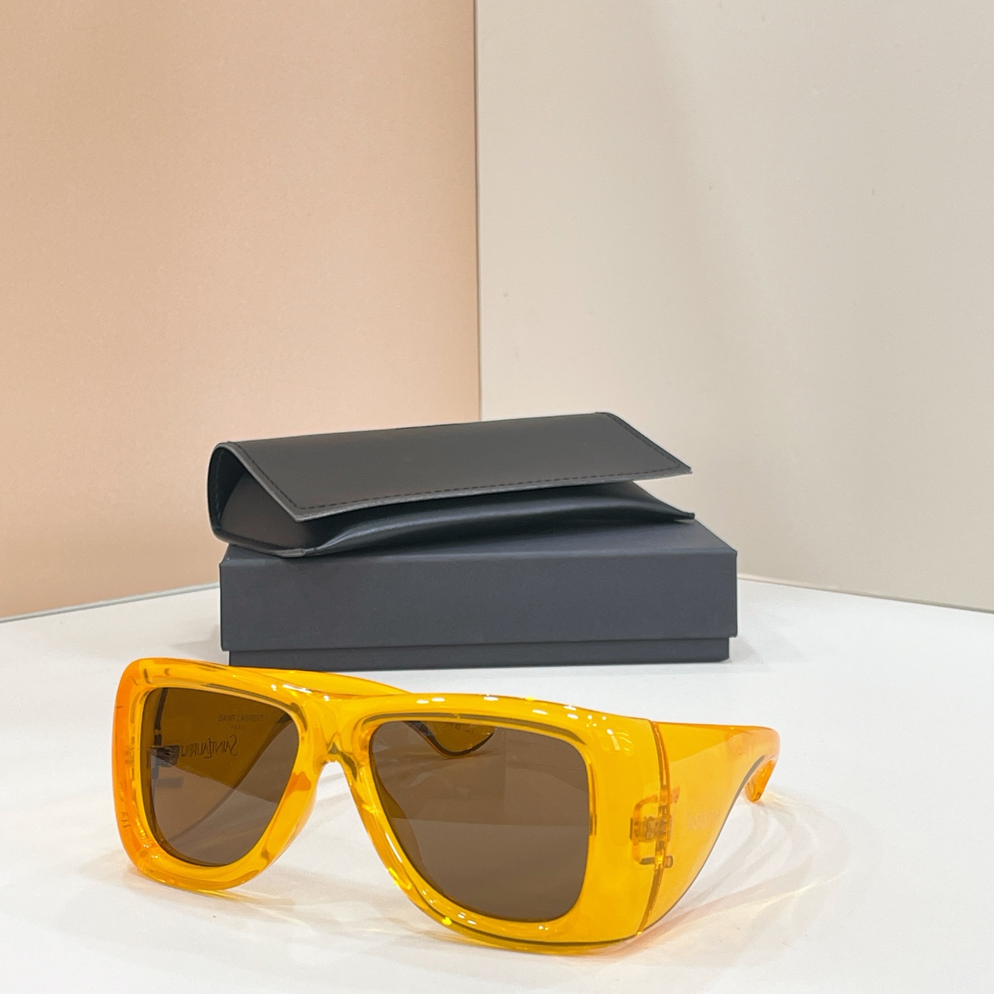 Saint Laurent 14016073Saint Laurent MODEL：SL 902 SIZE：63口30-130