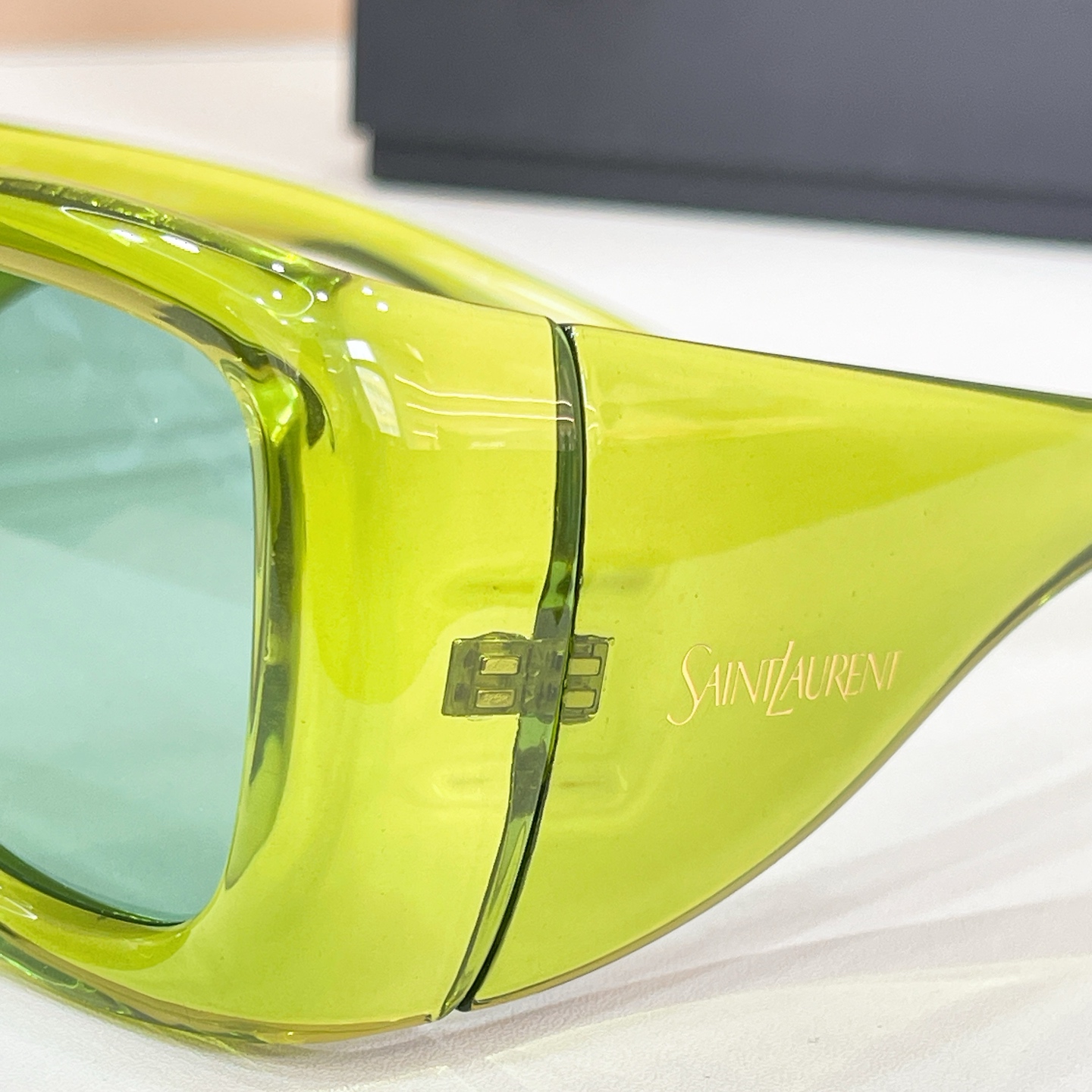 Saint Laurent 14016073Saint Laurent MODEL：SL 902 SIZE：63口30-130