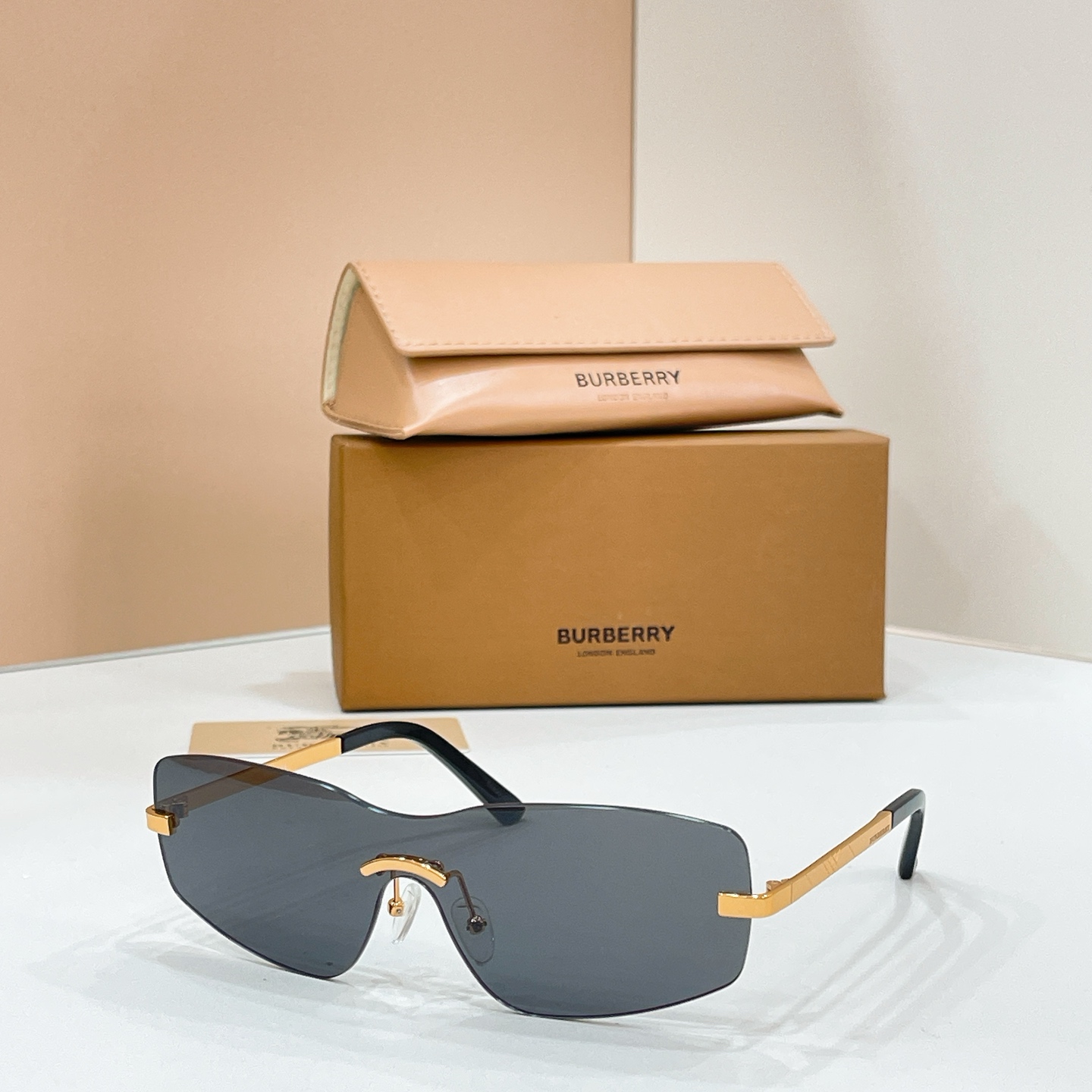 Burberry 11013076BURBERR* MODEL：B8934 SIZE：99口01