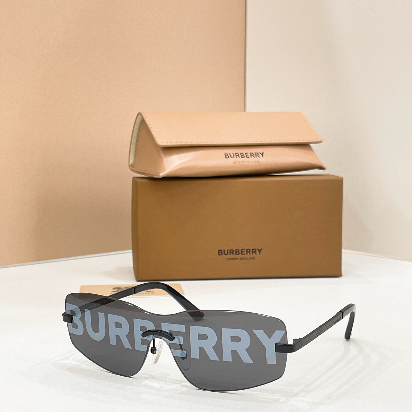 Burberry 11013076BURBERR* MODEL：B8934 SIZE：99口01