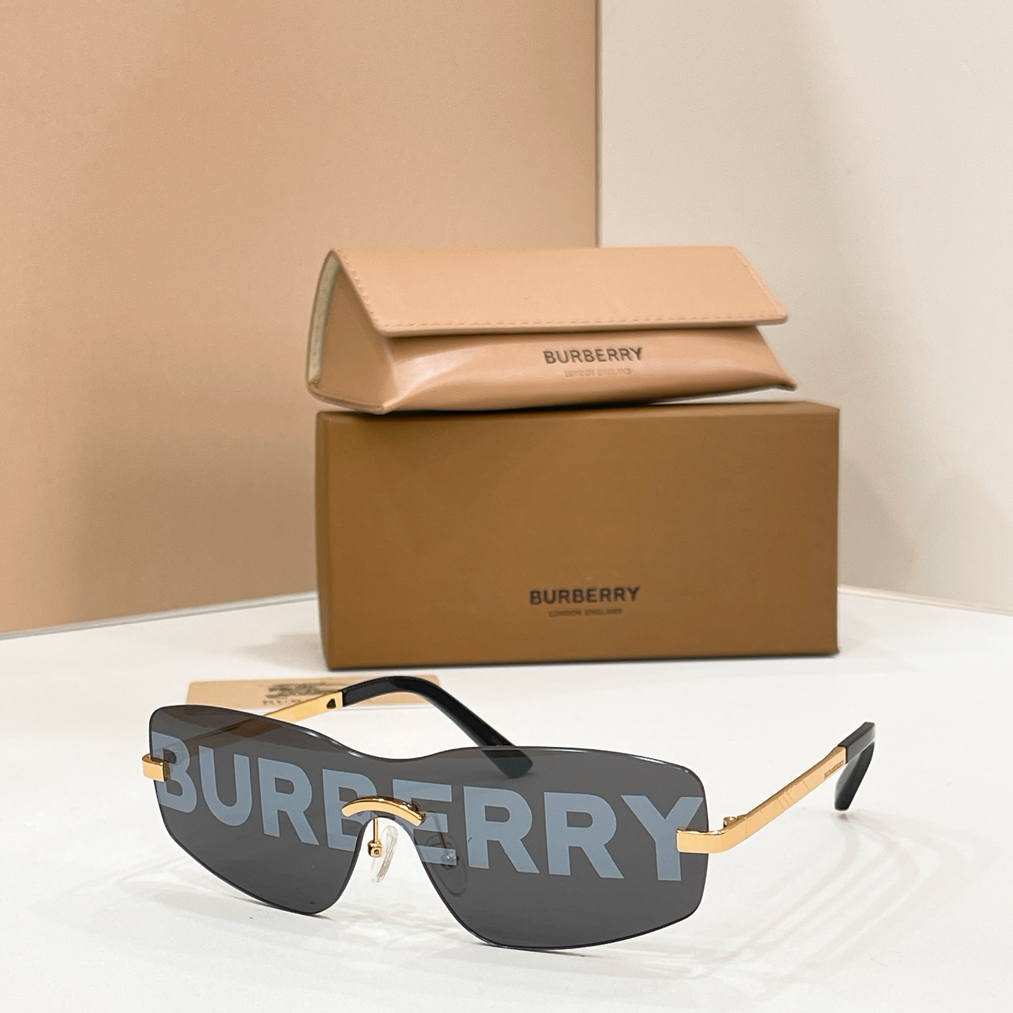 Burberry 11013076BURBERR* MODEL：B8934 SIZE：99口01