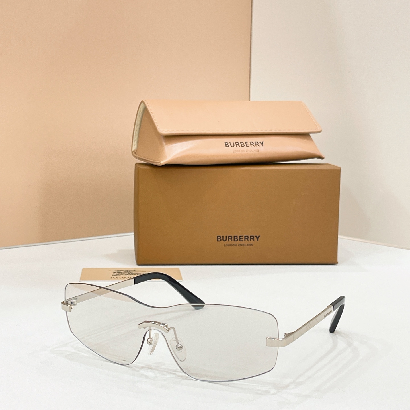 Burberry 11013076BURBERR* MODEL：B8934 SIZE：99口01