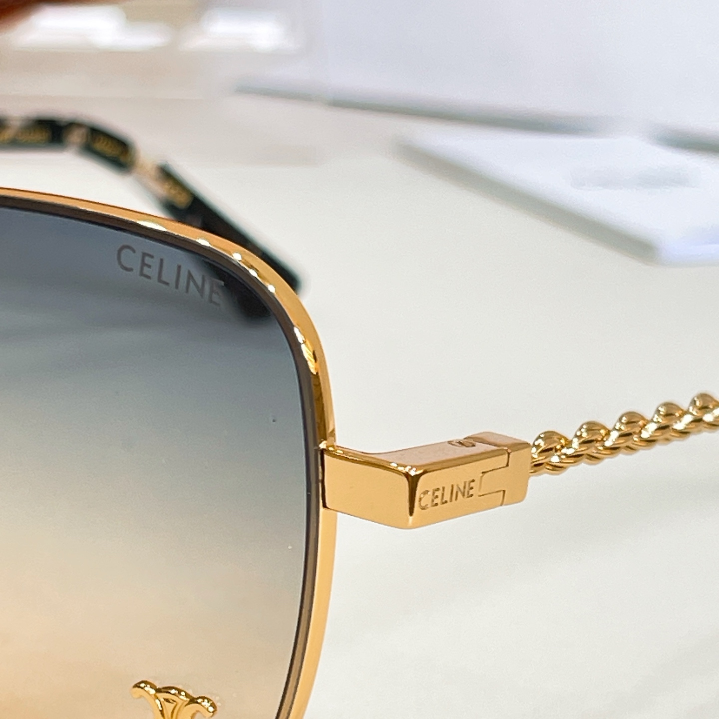 Celine CELIN* MODEL: CL42126U SIZE:59口18-145