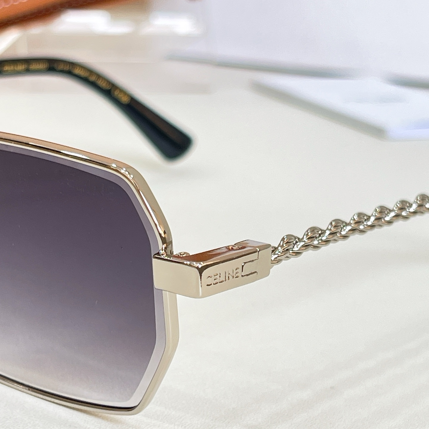 Celine CELIN* MODEL: CL42127U SIZE:59口18-145