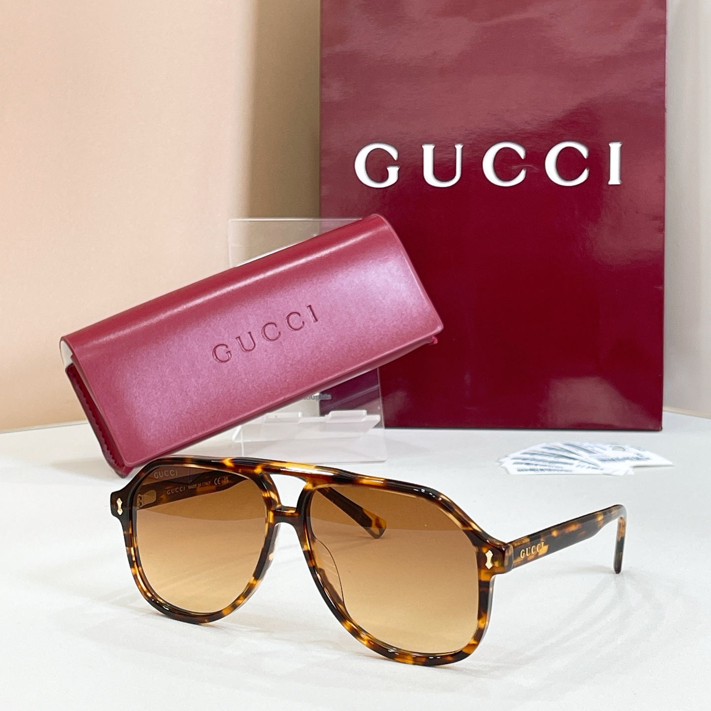 Gucci 13015073Gucci MODEL：GG1042S SIZE：58口14-145