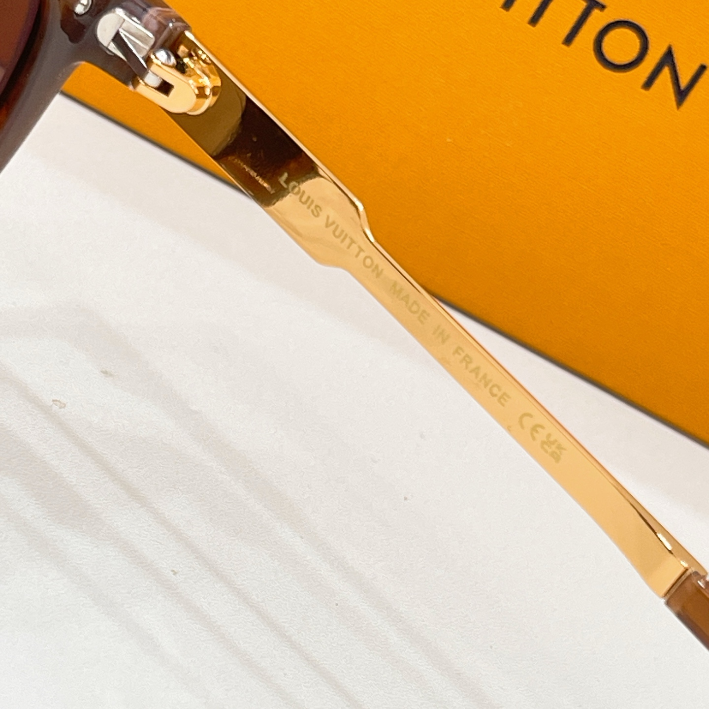 Louis Vuitton 13015046LOUIS VUITTO* MODEL：Z0936E SIZE：57口16-145