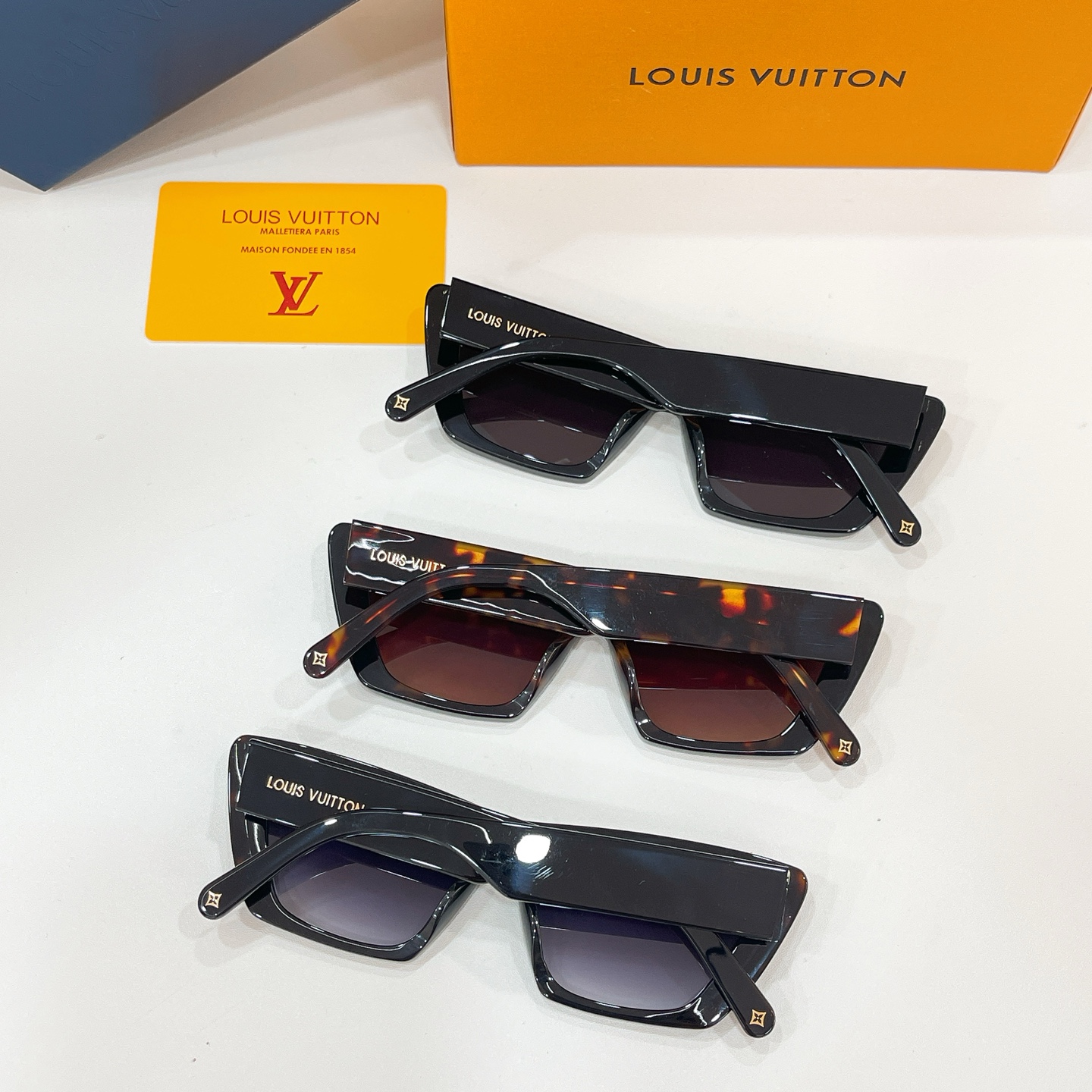 LOUIS VUITTO*✨✨✨MODEL：Z2425W✨✨✨ SIZE：53口17-145✨✨✨