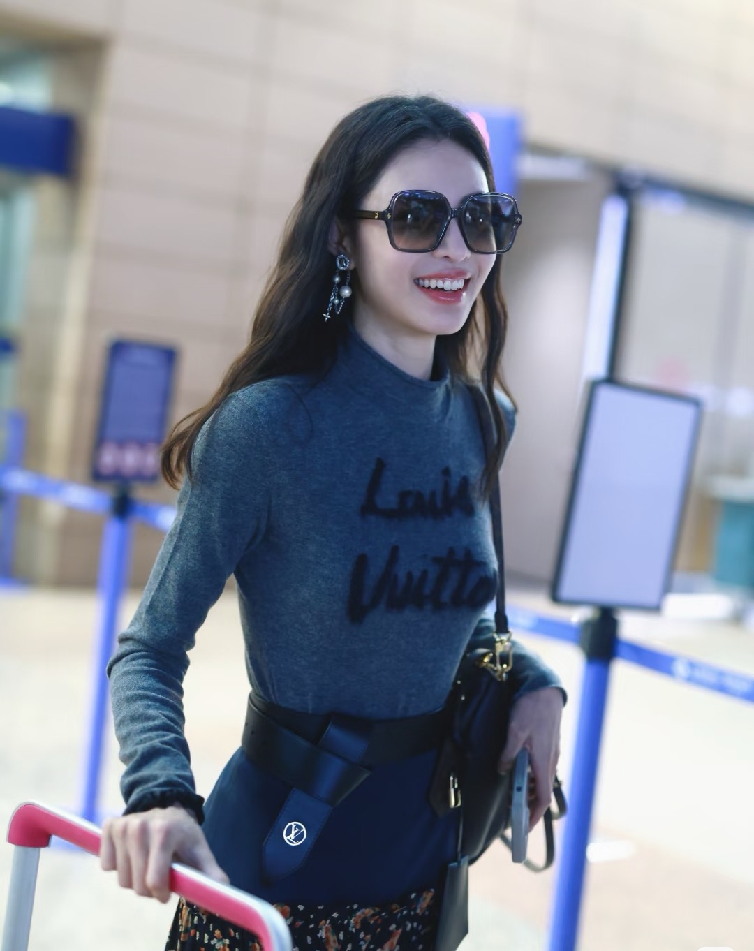Louis Vuitton 13015073LOUIS VUITTO* MODEL：Z3044E SIZE：56口16-145 钟楚曦同款～～