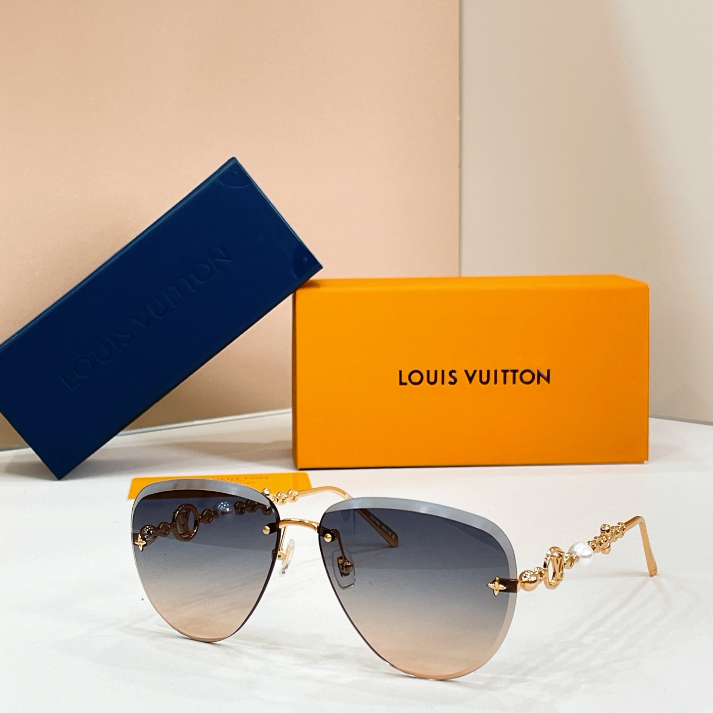 LOUIS VUITTO*✨✨✨MODEL：Z3318U✨✨✨ SIZE：62口13-140✨✨✨
