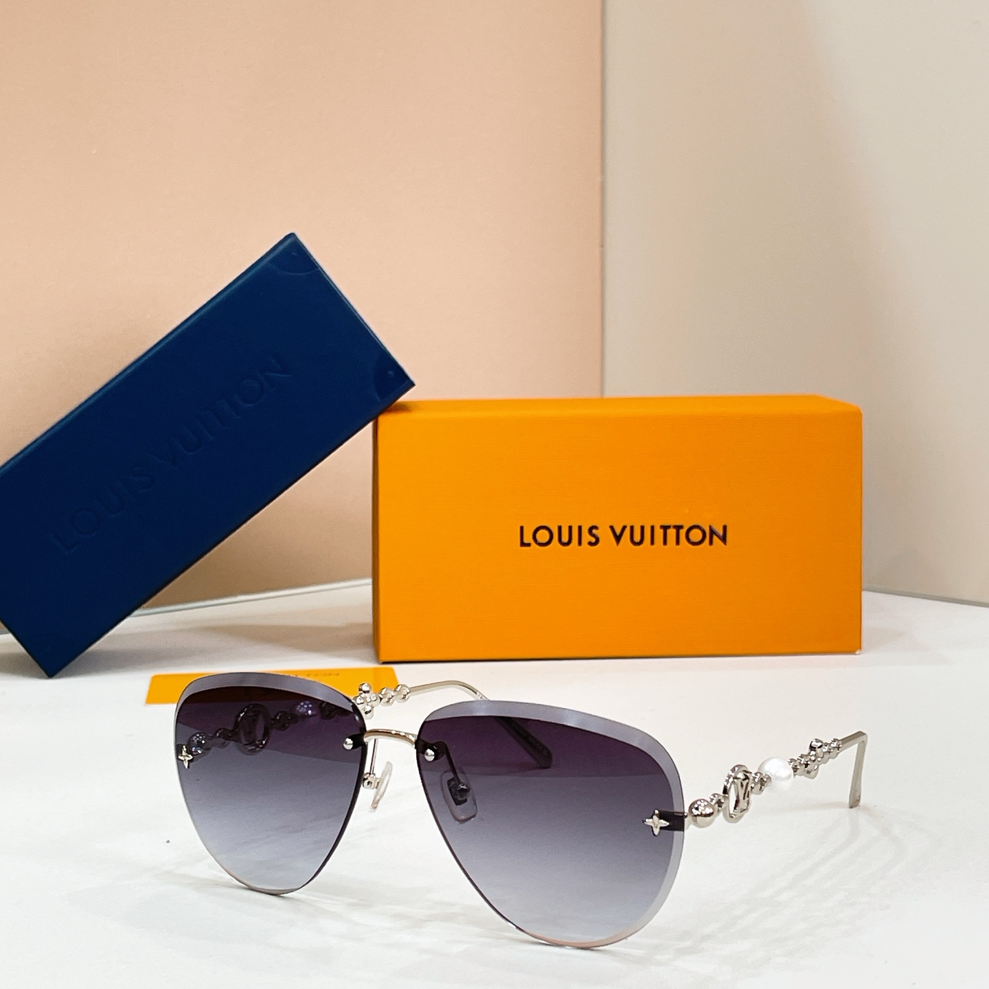 LOUIS VUITTO*✨✨✨MODEL：Z3318U✨✨✨ SIZE：62口13-140✨✨✨