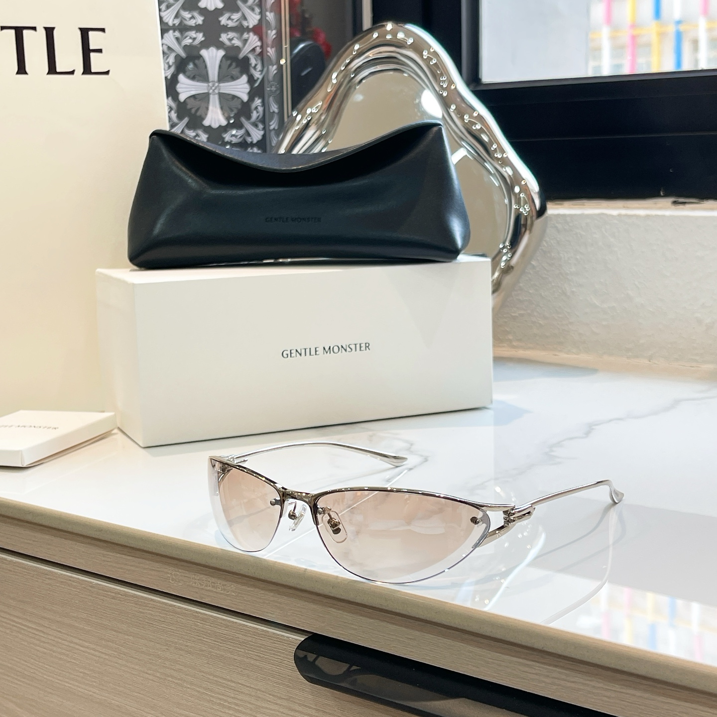 GENTLE MONSTER Metal Frameless Cat-Eye Sunglasses