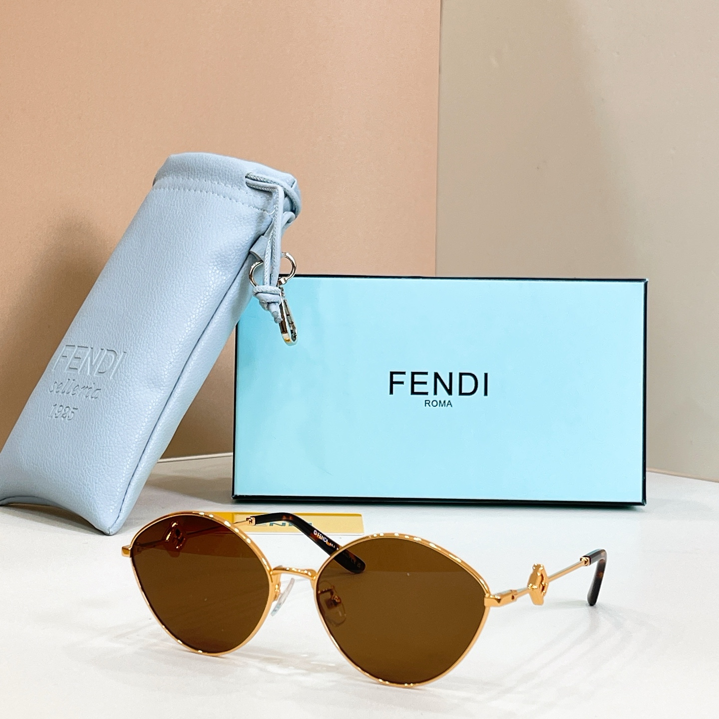 FENDI✨✨✨MODEL：FE40217U✨✨ SIZE：55口17-145✨✨✨