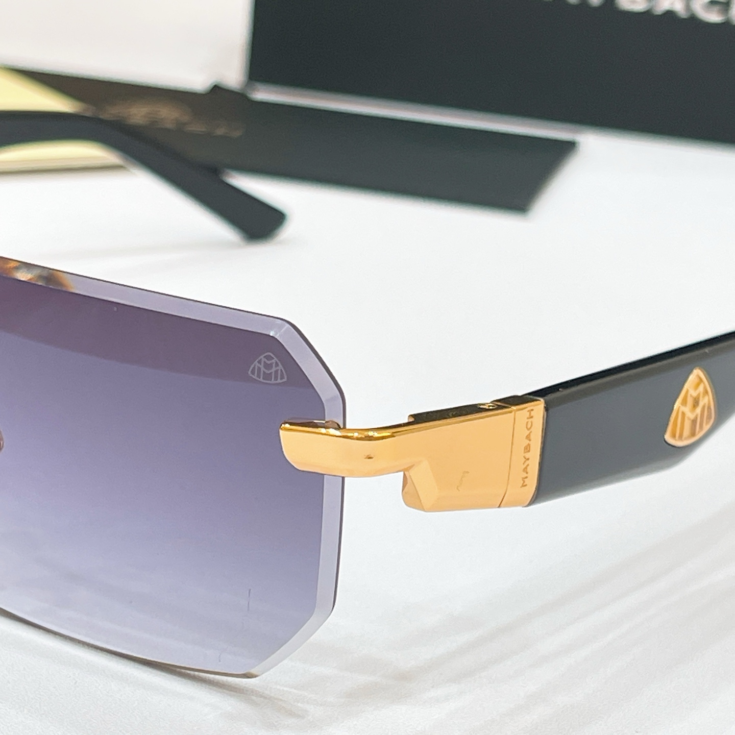 MAYBACH迈巴赫⚜️⚜️⚜️MODEL：THE VISIONIST ⚜️⚜️⚜️SIZE：60口18