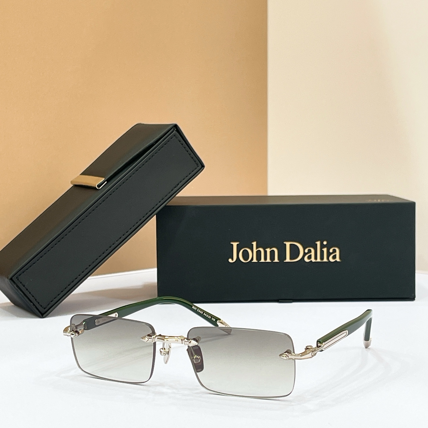 John Daila🌟🌟🌟MODEL:  R01🌟🌟🌟SIZE: 54口20-145🌟🌟🌟配送盒子～～