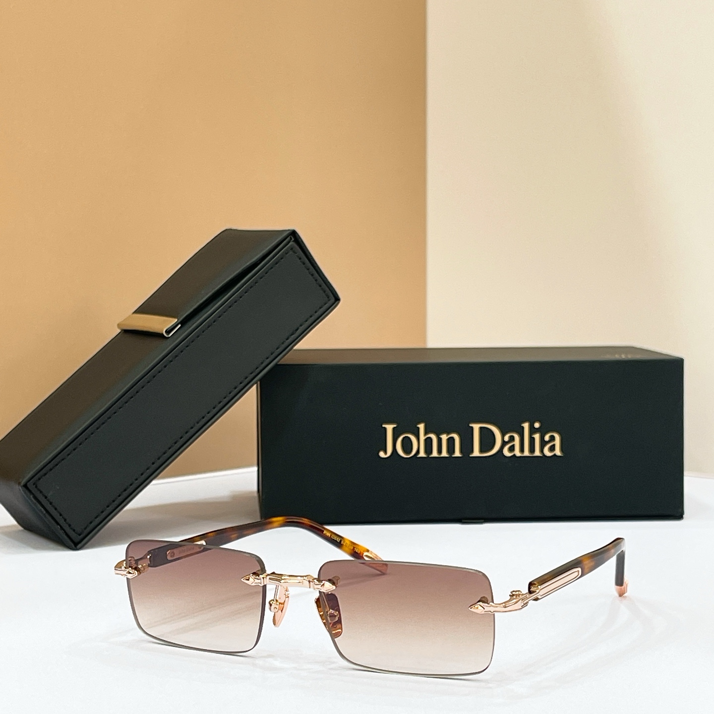 John Daila🌟🌟🌟MODEL:  R01🌟🌟🌟SIZE: 54口20-145🌟🌟🌟配送盒子～～