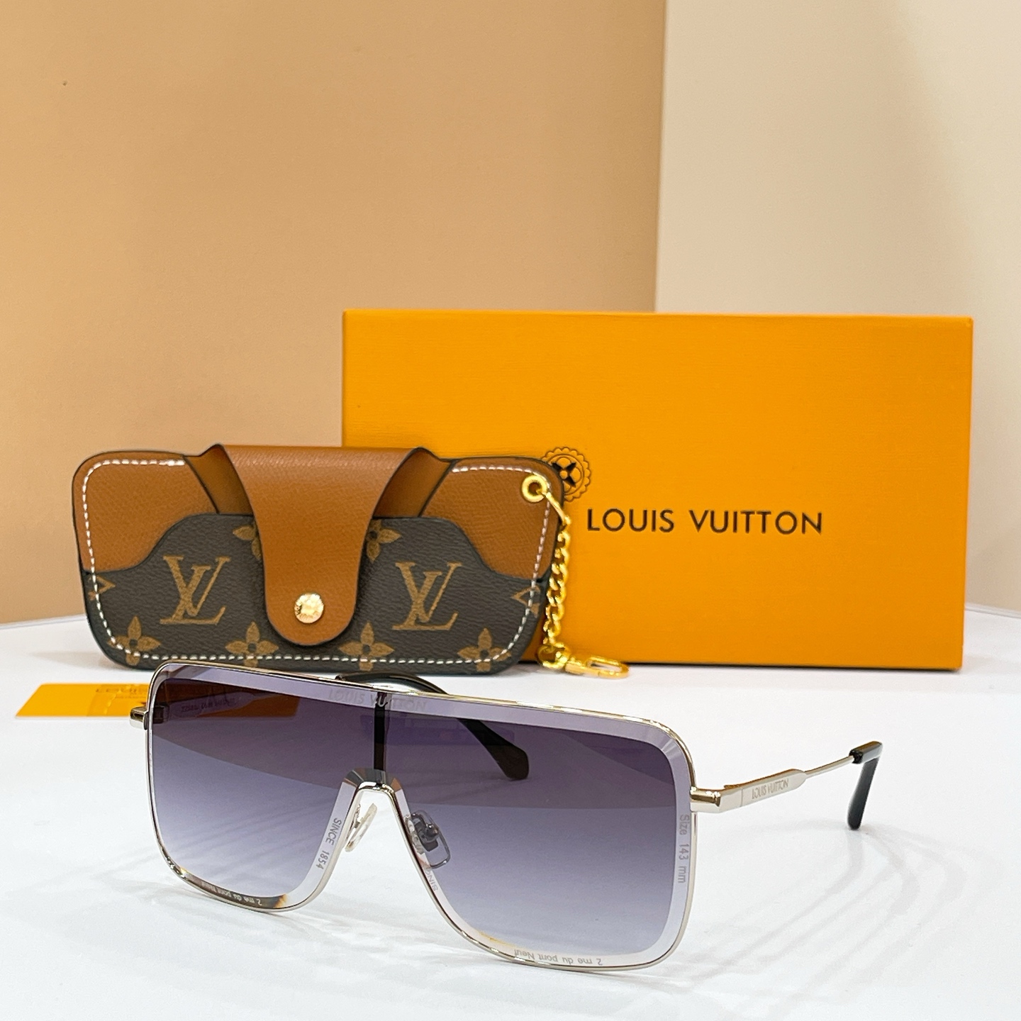 LOUIS VUITTO*🌟🌟🌟MODEL：Z2675U 🌟🌟🌟SIZE：143口145🌟🌟🌟