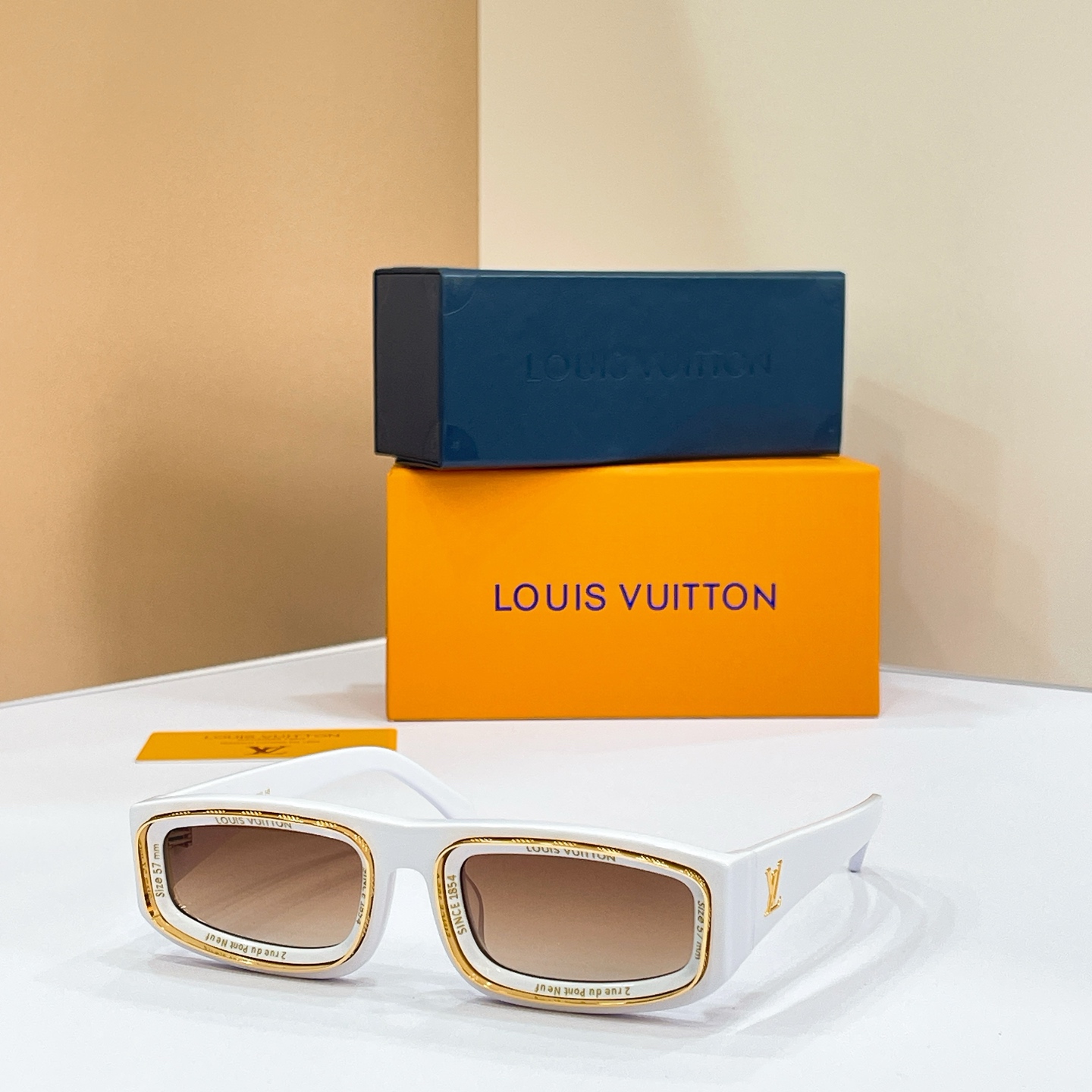 LOUIS VUITTON✨✨✨MODEL：Z2388E✨✨✨ SIZE：54口22-145✨✨