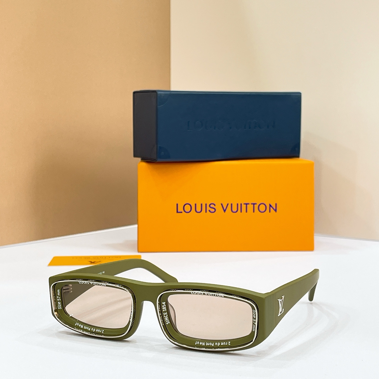 LOUIS VUITTON✨✨✨MODEL：Z2388E✨✨✨ SIZE：54口22-145✨✨