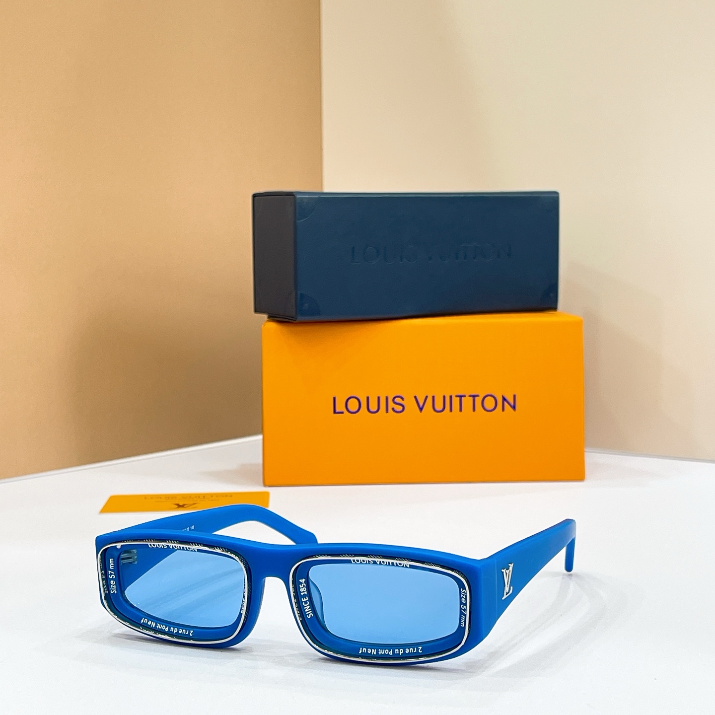 LOUIS VUITTON✨✨✨MODEL：Z2388E✨✨✨ SIZE：54口22-145✨✨