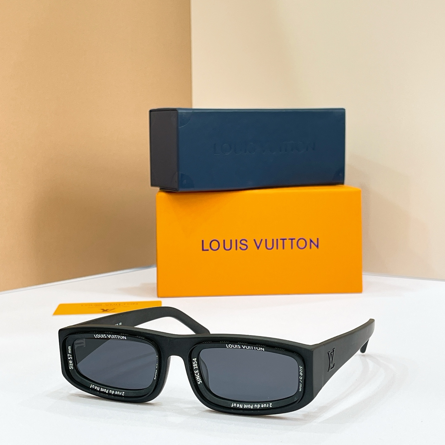 LOUIS VUITTON✨✨✨MODEL：Z2388E✨✨✨ SIZE：54口22-145✨✨